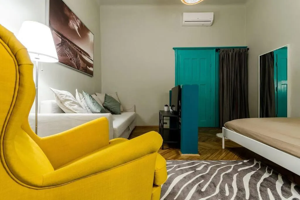 度假居 Cosy Apartment In Party District K30 布达佩斯